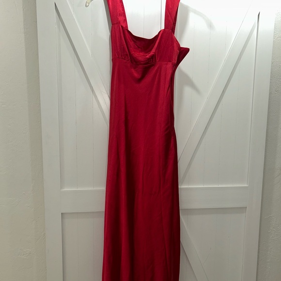 Princess Polly Dresses & Skirts - Elegant Red Sleeveless Gown
